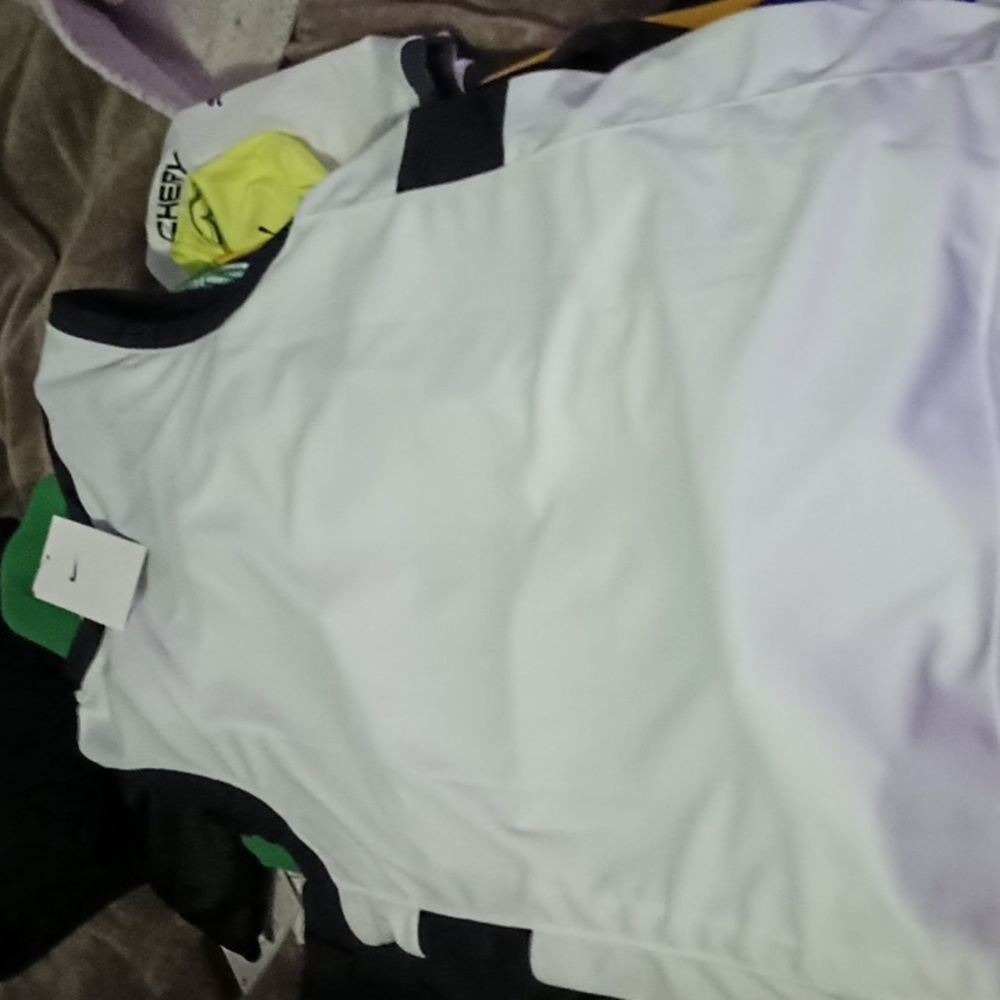Nike vest - Picture 4 of 4